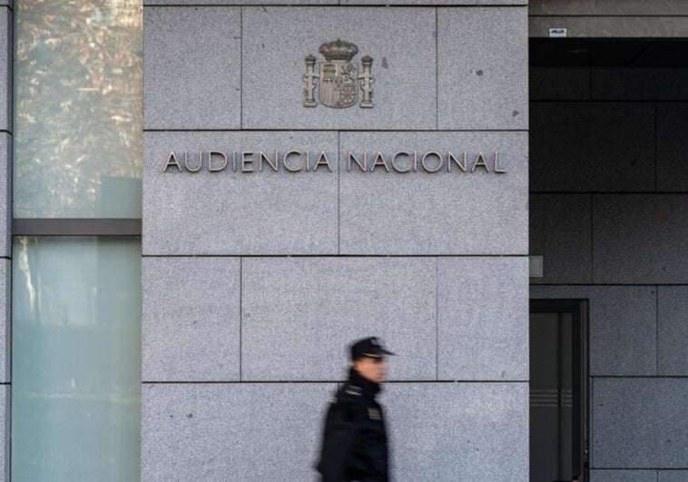 La Policía atribuye a un hacker canario de 19 años la filtración de datos de Sánchez y de ministros